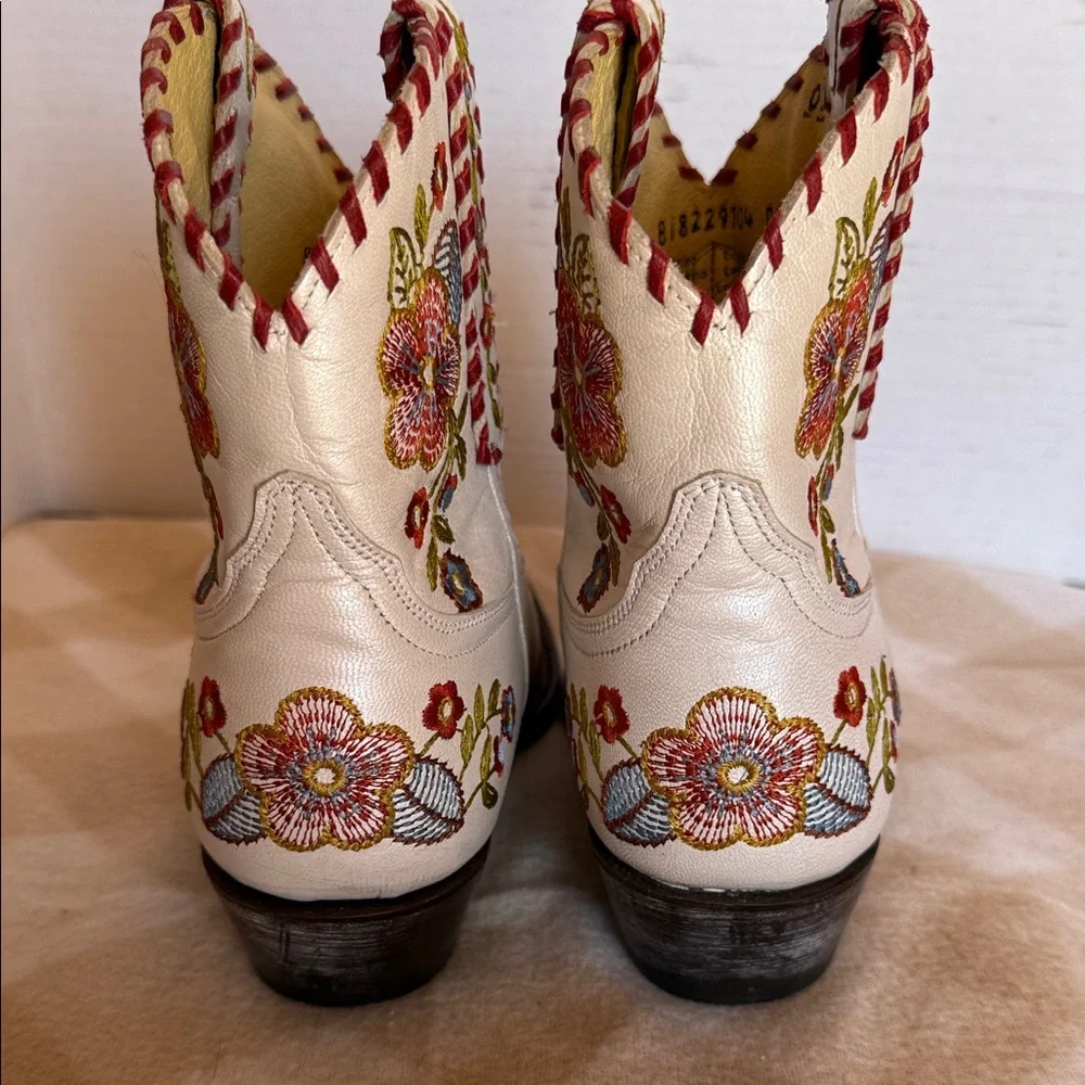 Embroidered Floral Western Boots - Red and Cream - Picture 4 of 7